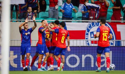 Com time misto, Bahia derrota o Retrô e larga em vantagem na Copa do Brasil