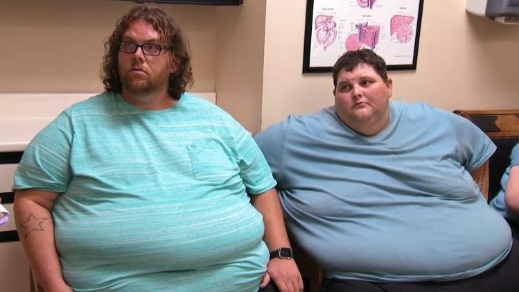 Os irmãos John e Lonnie enfrentavam problemas com a obesidade extrema e juntos chegaram a pesar 590 quilos