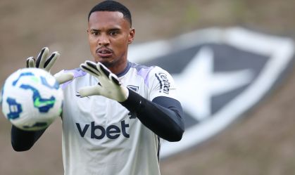 Botafogo chega a acordo financeiro e encaminha venda de John ao West Ham