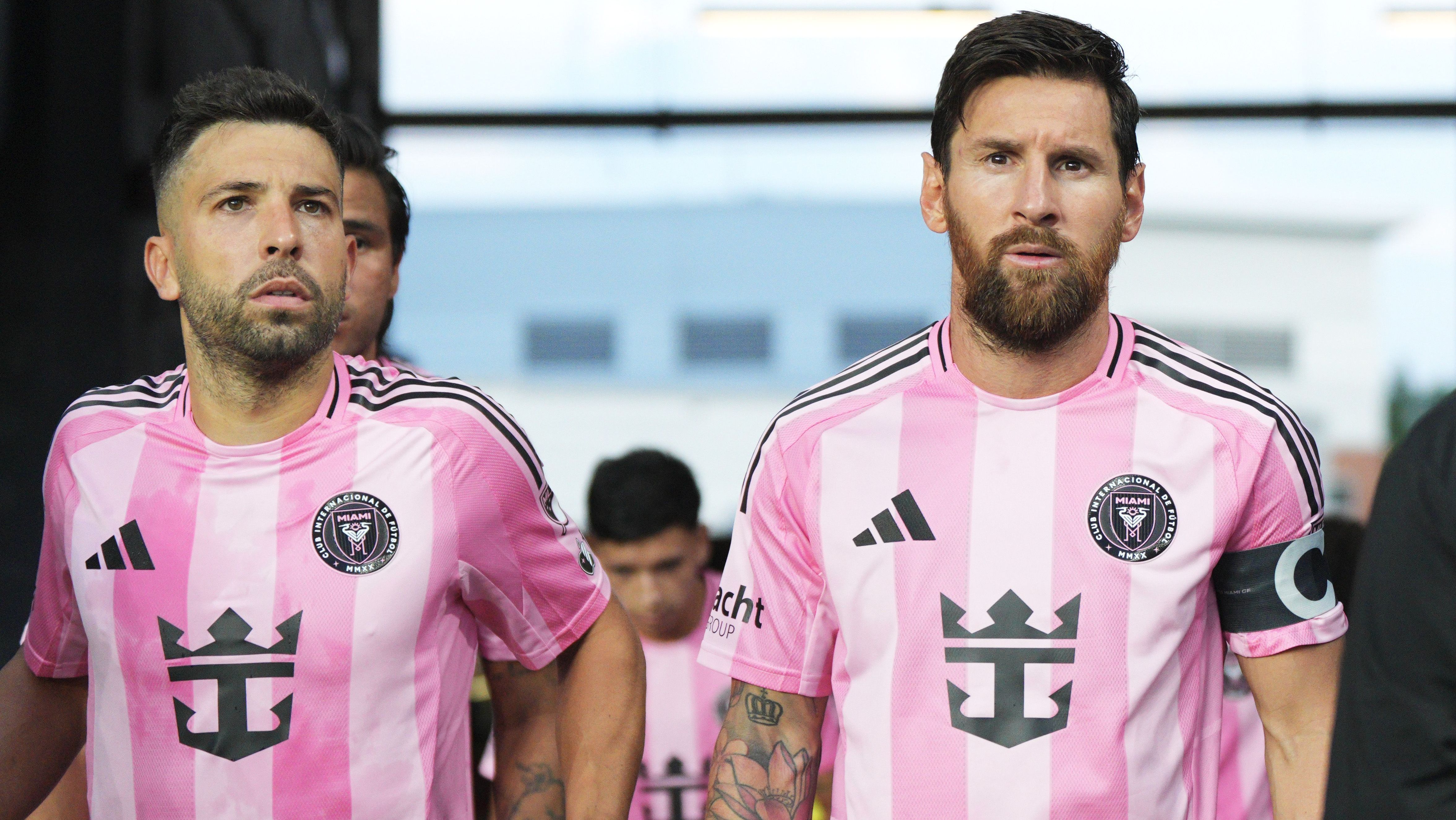 Jordi Alba e Lionel Messi em jogo do Inter Miami