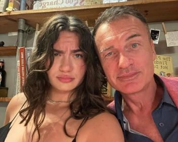 Emocionante! Veja as Últimas Mensagens de Julian McMahon com a Filha, Madison, Antes de sua Morte