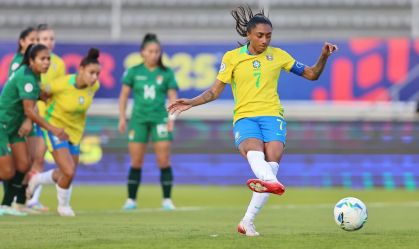 Kerolin marca três, Brasil goleia a Bolívia e segue invicto na Copa América