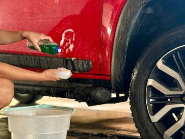 Uso de detergente não é recomendado para lavagem automotiva
