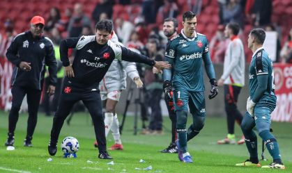 Fernando Diniz dispara contra árbitro de Inter x Vasco: "Ele não é médico"