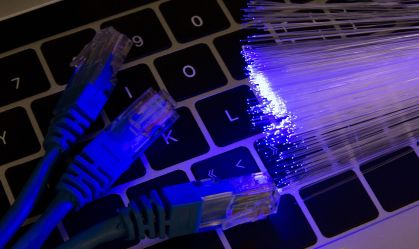Cientistas japoneses quebram recorde de velocidade de internet
