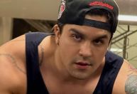 Luan Santana posta foto na academia e choca fãs com seus músculos: "Fortão"