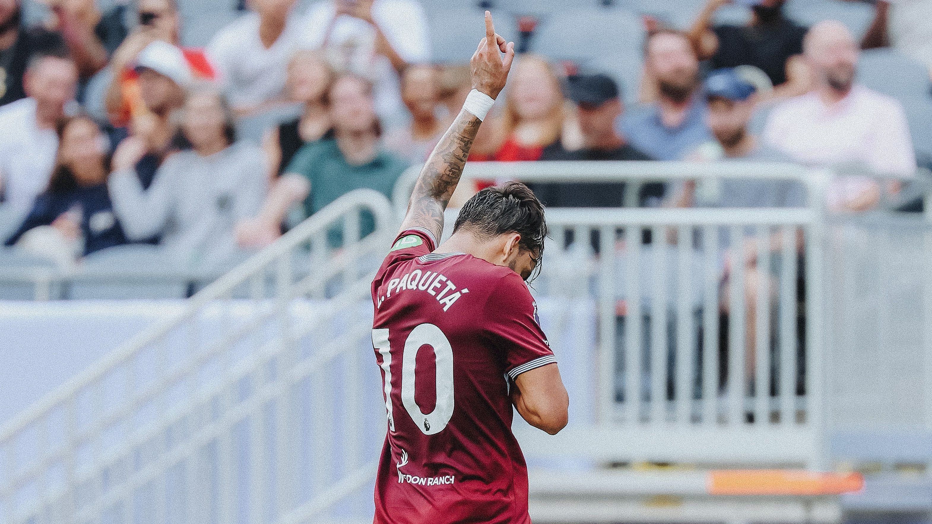 Lucas Paquetá celebrando gol em amistoso do West Ham