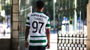 Sporting anuncia colombiano Luis Suárez como substituto de Gyökeres
