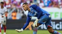 Goleiro do Fortaleza faz dois pênaltis em 14 minutos em jogo do Brasileirão