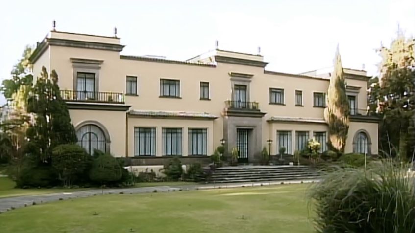 Mansão Bracho na novela "A Usurpadora", em 1998 • Reprodução/SBT+