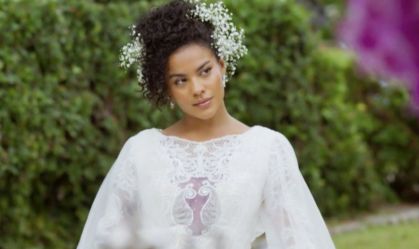 Vestido de Fátima em "Vale Tudo" foi usado por influenciadora; saiba qual