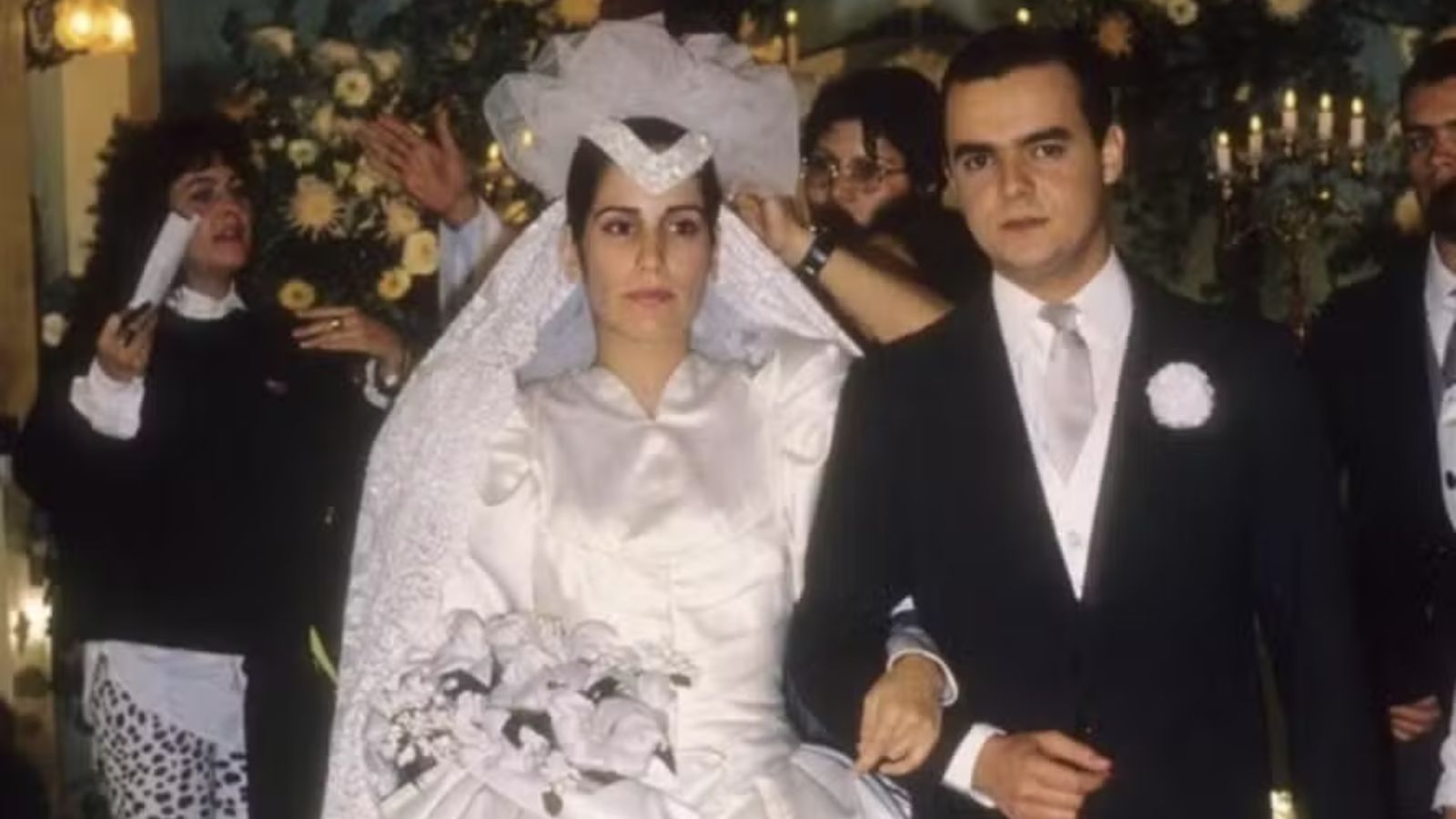 Maria de Fátima e Afonso se casam na 1ª versão de "Vale Tudo" • Reprodução/X
