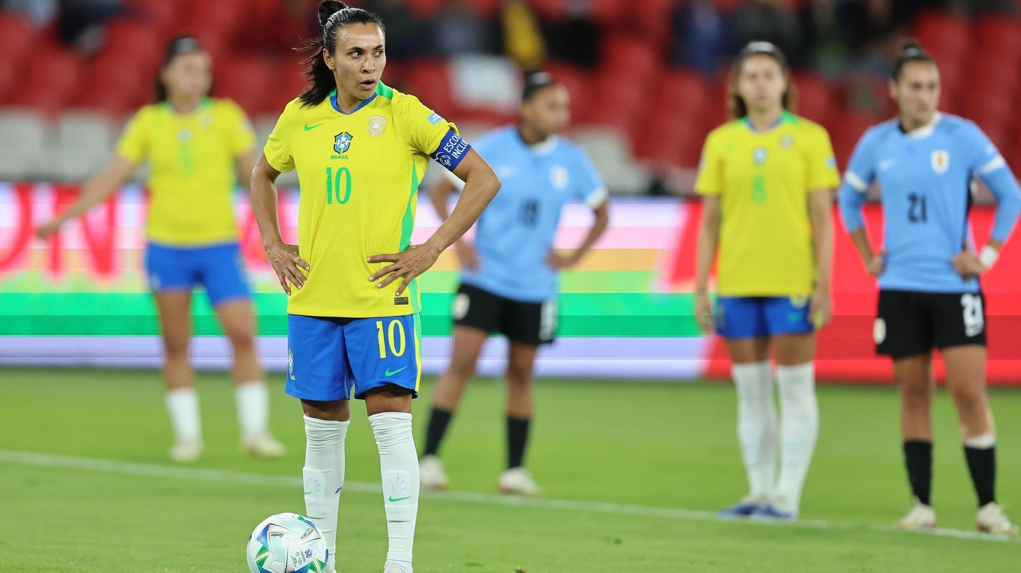 Marta se preparando para cobrança de pênalti contra o Uruguai