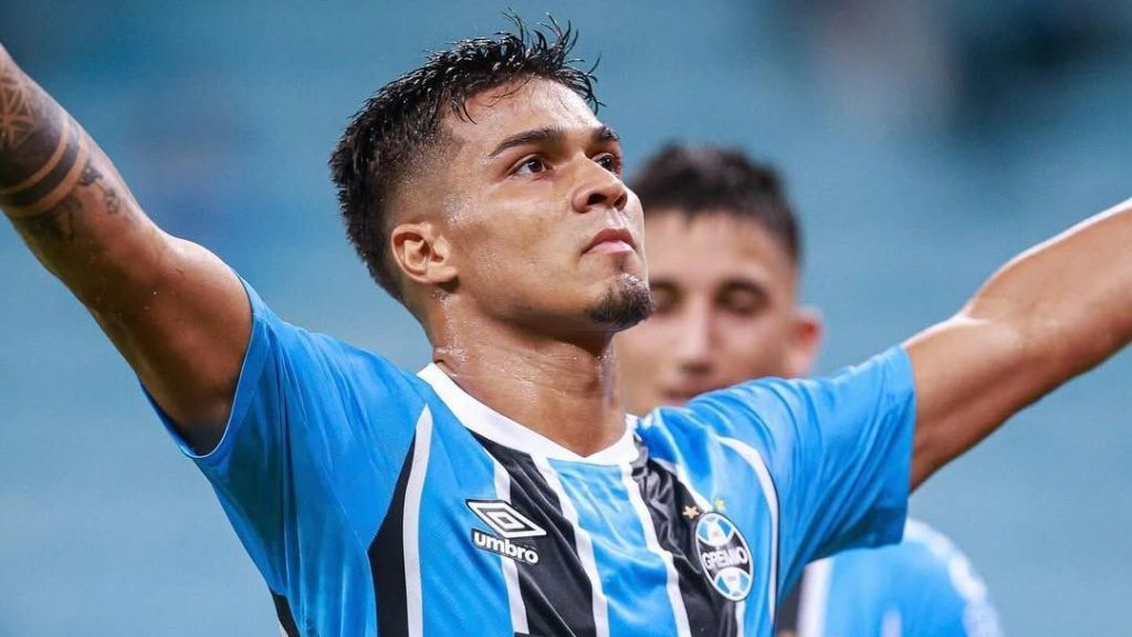Matías Arezo, atacante do Grêmio
