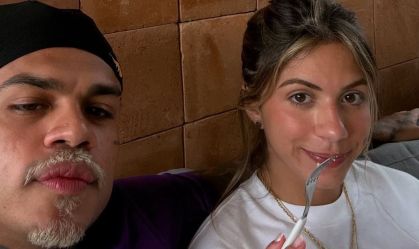 MC Cabelinho publica foto em rara aparição com namorada