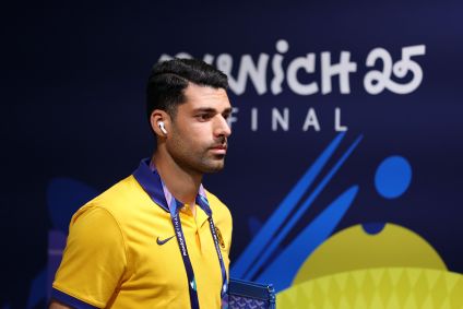 Mehdi Taremi chega ao Allianz Arena, palco da final da Champions League entre Inter de Milão e PSG