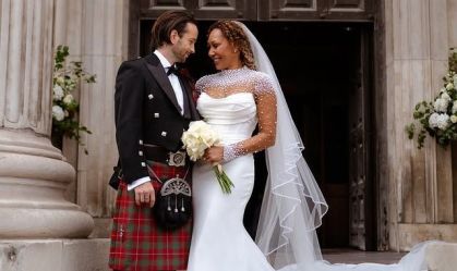 Mel B casa com cabeleireiro Rory McPhee após seis anos de relacionamento