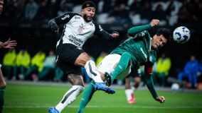 Memphis dá vitória ao Corinthians contra Palmeiras em jogo da Copa do Brasil