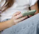Meninas sentem mais impactos negativos das redes sociais, revela estudo