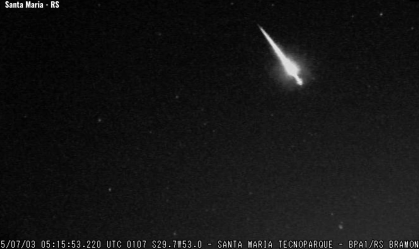 Vídeo: meteoro de grande magnitude é avistado no céu do Rio Grande do Sul