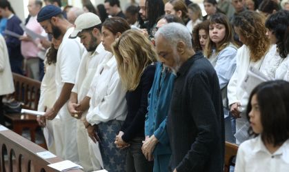 Famosos se reúnem em missa de 7º dia de Preta Gil; veja fotos