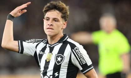 Botafogo marca golaços, vence Bragantino e abre vantagem na Copa do Brasil