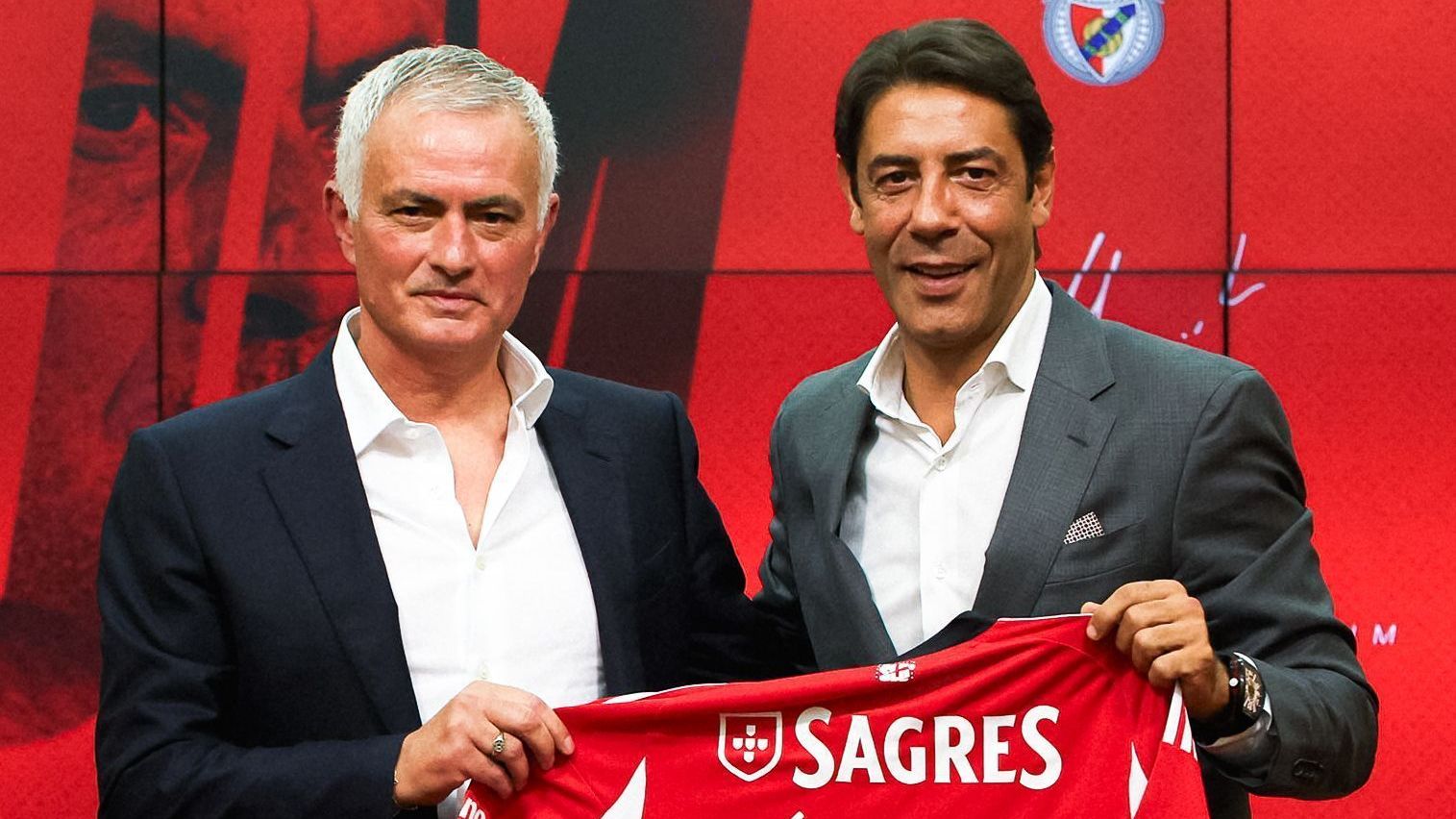 Mourinho assinou contrato com o Benfica até 2027