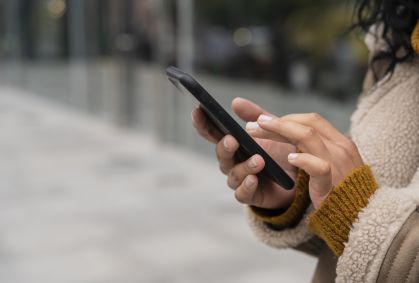 O que é o Tea, app em que mulheres avaliam homens com quem saíram