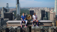 Chelsea x PSG: Palmer e Dembélé recriam foto icônica em arranha-céu de NY