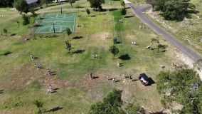 Garotas praticando esportes no acampamento Camp Mystic, no Texas