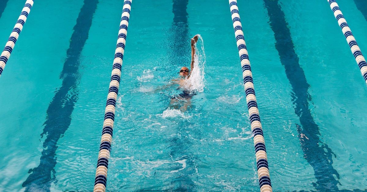 Federação norueguesa de natação veta campeonatos com russos e bielorrussos