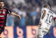 Neymar marca primeiro gol com bola rolando desde retorno ao Santos