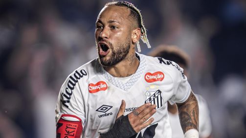 Neymar comemora gol do Santos sobre o Flamengo
