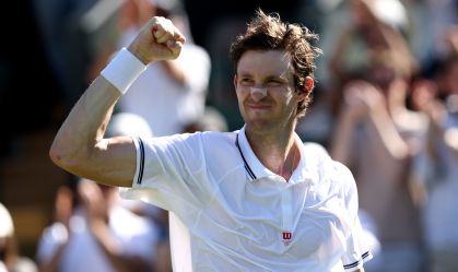 Nicolas Jarry celebra vitória sobre Holger Rune em Wimbledon