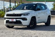 Jeep Compass Blackhawk 2026 inaugura motor Hurricane flex de 272 cv