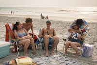 Equipe de "O Verão que Mudou a Minha Vida" repreende fãs por bullying