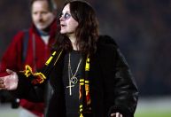 Site coloca itens de Ozzy Osbourne à venda em leilão após morte