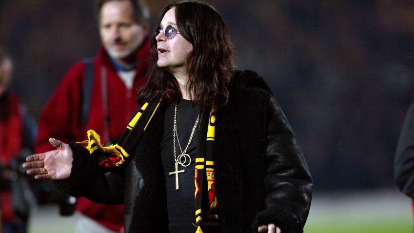 Ozzy Osbourne com cachecol do Watford • Mike Egerton - PA Images via Getty Images