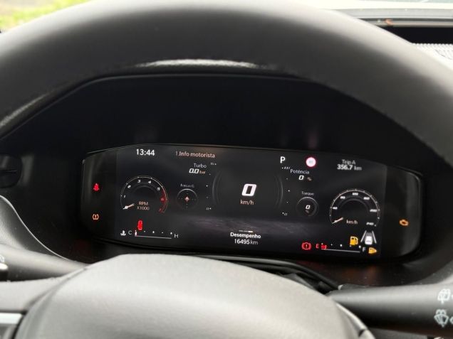 Instrument Frame is 100% digital and has 10.25 inches • Rodrigo Barros/CNN