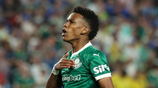 Estêvão comemora gol contra o Chelsea