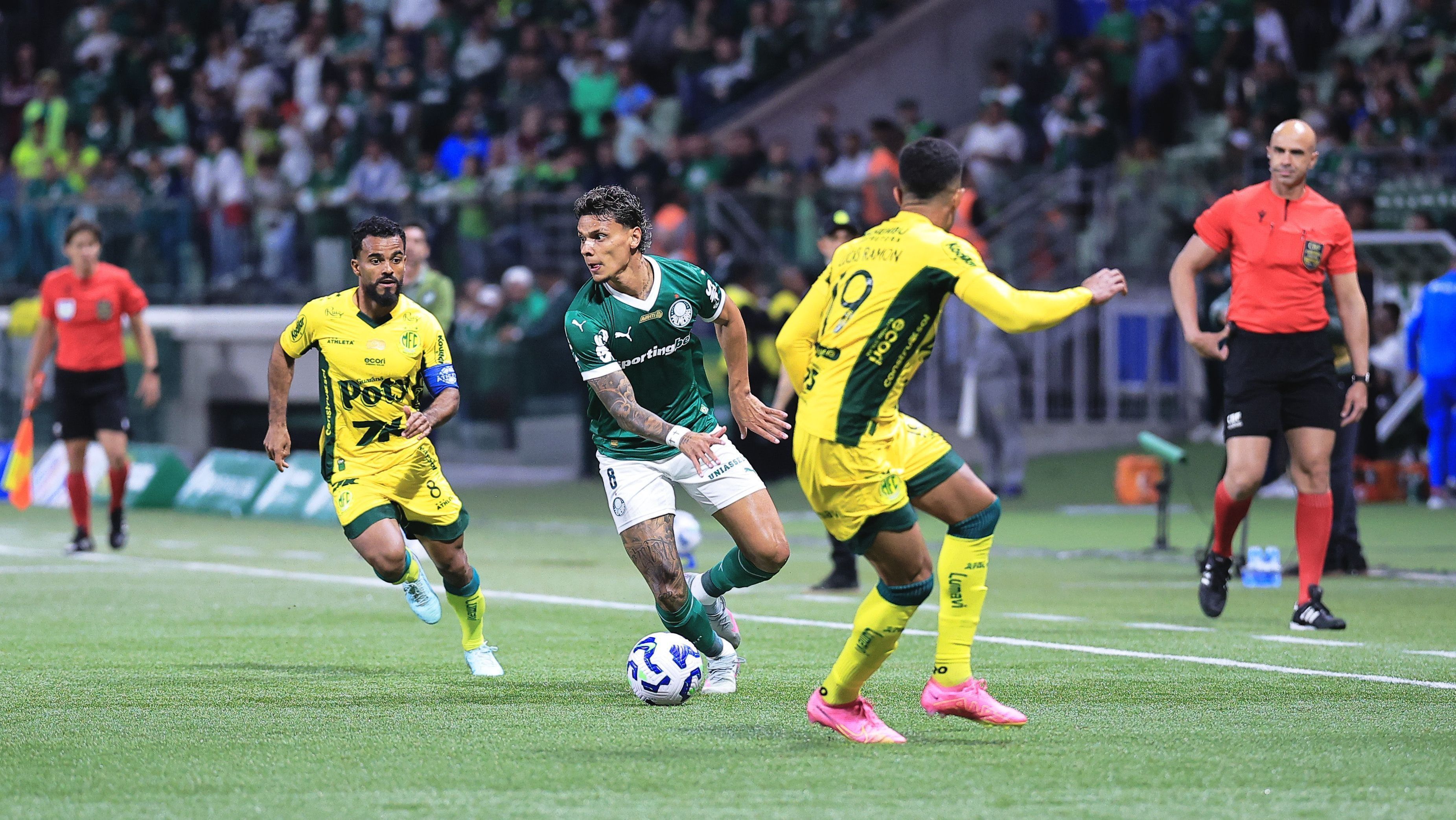 Lance de Palmeiras x Mirassol pelo Brasileirão