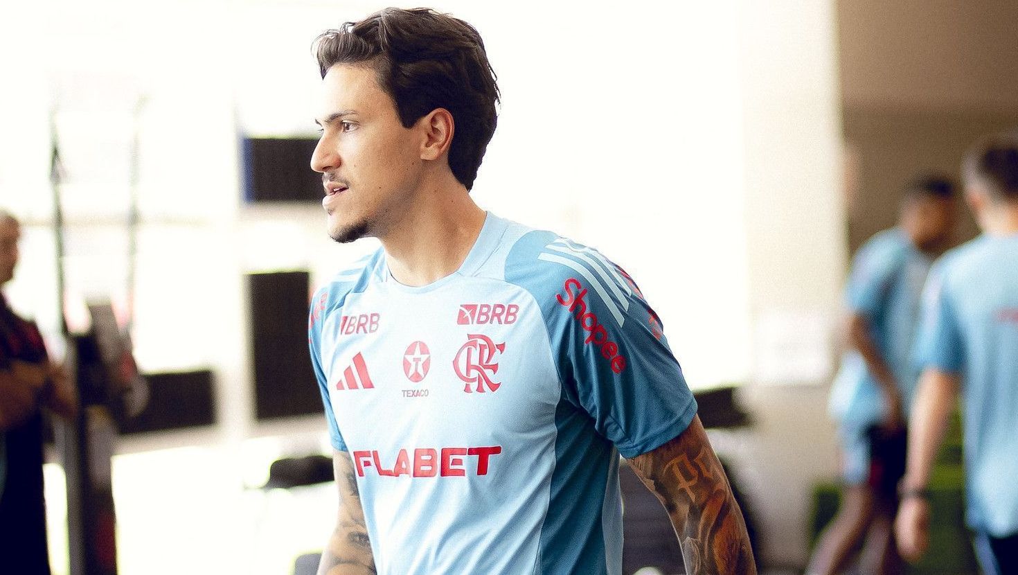 Pedro durante treino do Flamengo no Ninho do Urubu