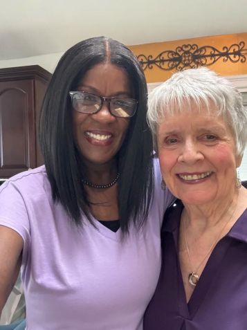 Phyllis Jones e sua melhor amiga, Patty Kelly • Phyllis Jones