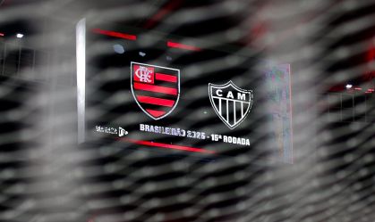 Placar do Maracanã apresenta os escudos de Flamengo e Atlético-MG