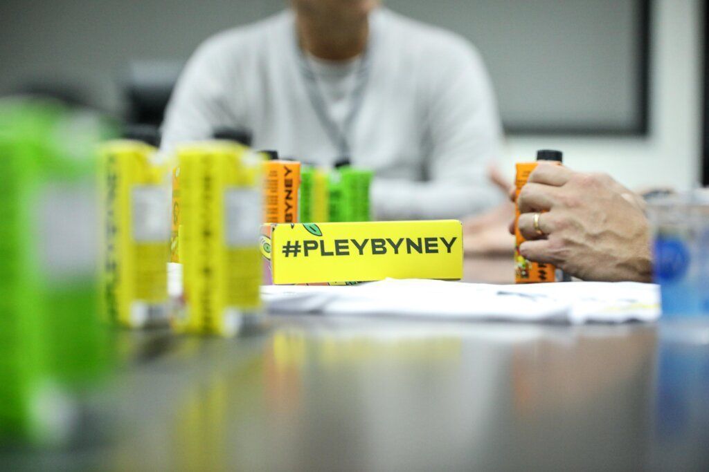Pley by Ney, marca de bebidas assinada por Neymar