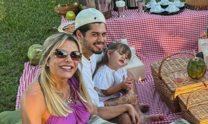 Nas redes, Poliana elogia o filho, Zé Felipe: "Desconheço alguém igual"