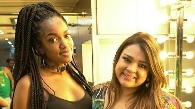 Iza prestou a homenagem à amiga dizendo que a admira a força da cantora que, mesmo passando por um tratamento de câncer, conseguia divulgar informações que poderiam ajudar outras pessoas