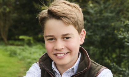 Família real divulga nova foto do príncipe George para celebrar aniversário