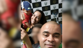 Adolescente que mandou namorado “atirar” na mãe segurou ursinho na polícia