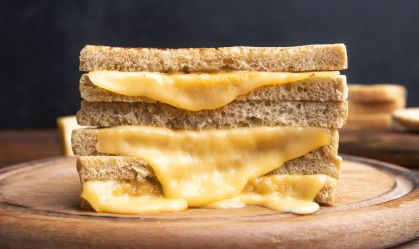 Comer queijo pode causar pesadelos, sugerem cientistas; entenda por quê